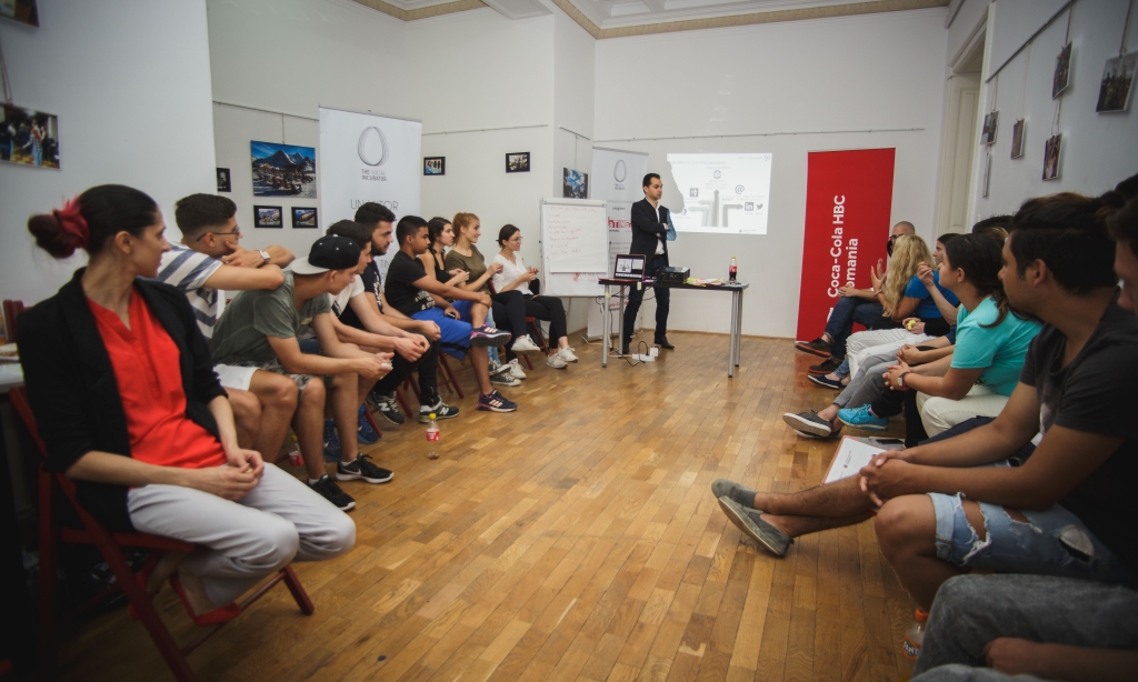 Image of a classroom with students and teacher